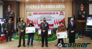 Polres Purwakarta Berikan Sim D Gratis Kepada Penyandang Disabilitas
